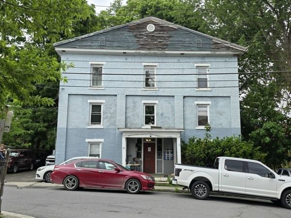 16 School Street, Brattleboro, VT 05301