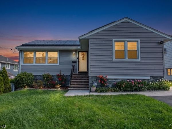 11 Hansen St, Lodi, NJ 07644