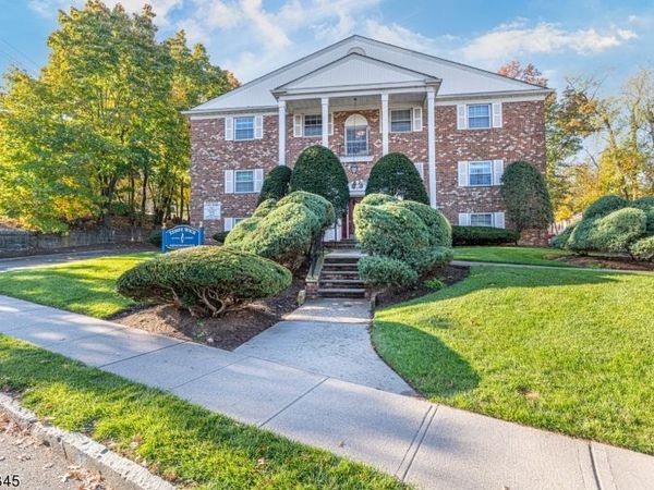 37 Hill St, Morristown, NJ 07960