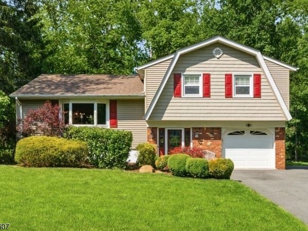 9 Jayne Ter, Ringwood, NJ 07456