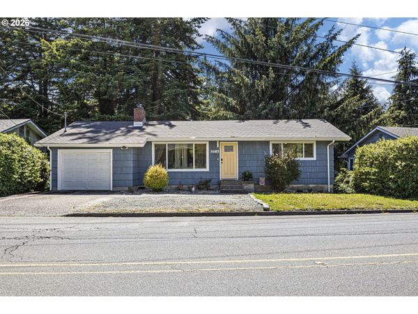 1685 WOODLAND DR, Coos Bay, OR 97420