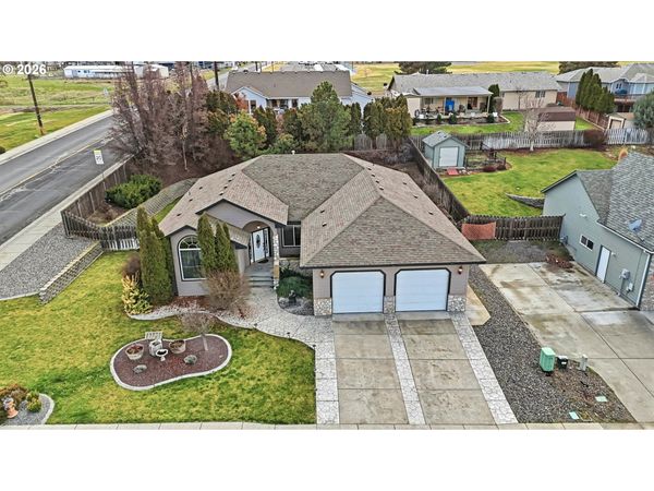 994 E Hurlburt AVE, Hermiston, OR 97838