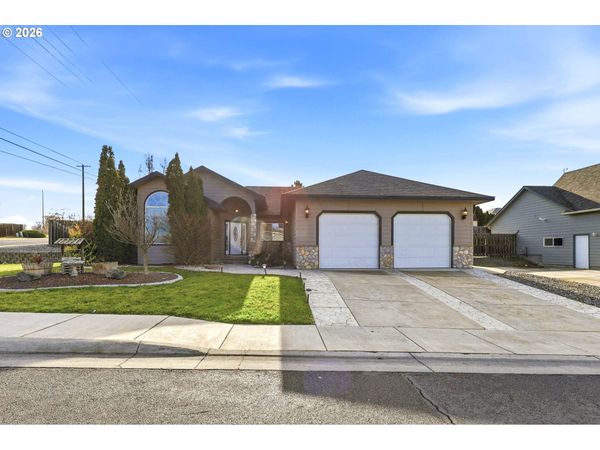 994 E Hurlburt AVE, Hermiston, OR 97838