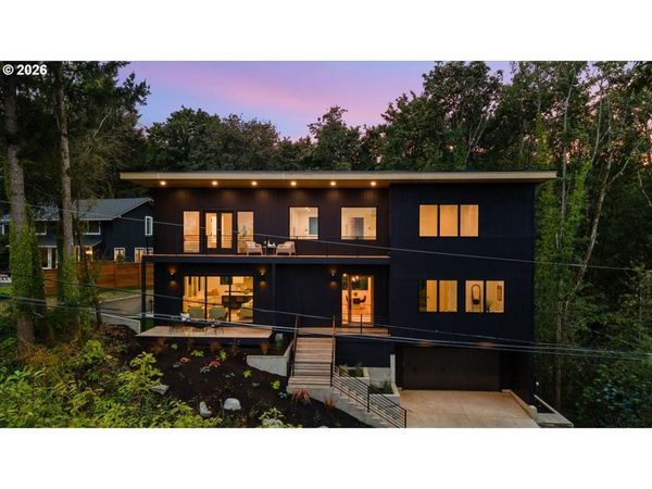 3215 SW SHERWOOD PL, Portland, OR 97201