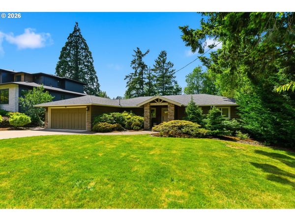 2109 WEMBLEY PARK RD, Lake Oswego, OR 97034