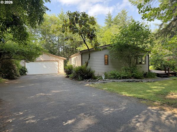 16776 SALMONBERRY RD, Brookings, OR 97415