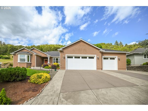 411 OAK VALLEY LOOP, Winchester, OR 97495