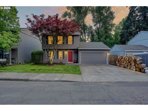 604 W SHERIDAN ST, Newberg, OR 97132