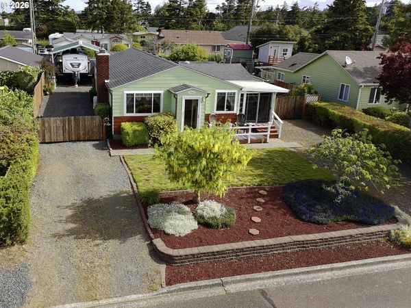 1903 17TH ST, Florence, OR 97439