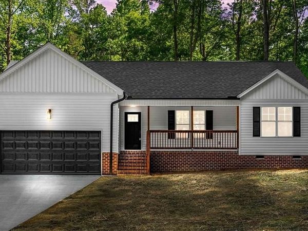 4007 Village Drive , Trinity, NC 27370