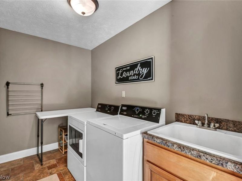 7125 Bridlewood Drive, Concord Township, OH 44077 Photo 17