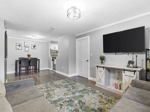61 Wright St, Unit 102, Stoneham, MA 02180