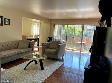 37 CANTERBURY SQUARE , Unit 201, ALEXANDRIA, VA 22304