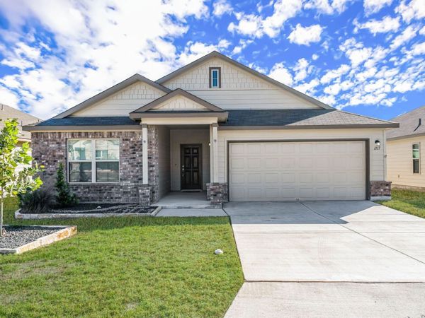 1117 AMBER LK, Seguin, TX 78155