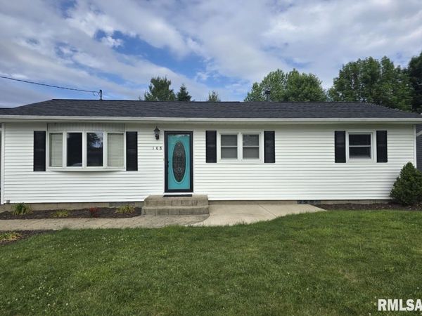108 N 3RD Street, Roanoke, IL 61561