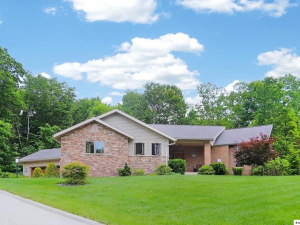 660 King Beach Drive, Howard, OH 43028