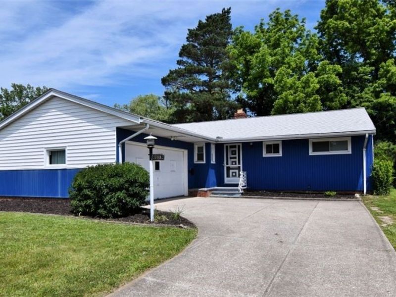 20685 Alameda Parkway, Highland Hills, OH 44128 Photo 1