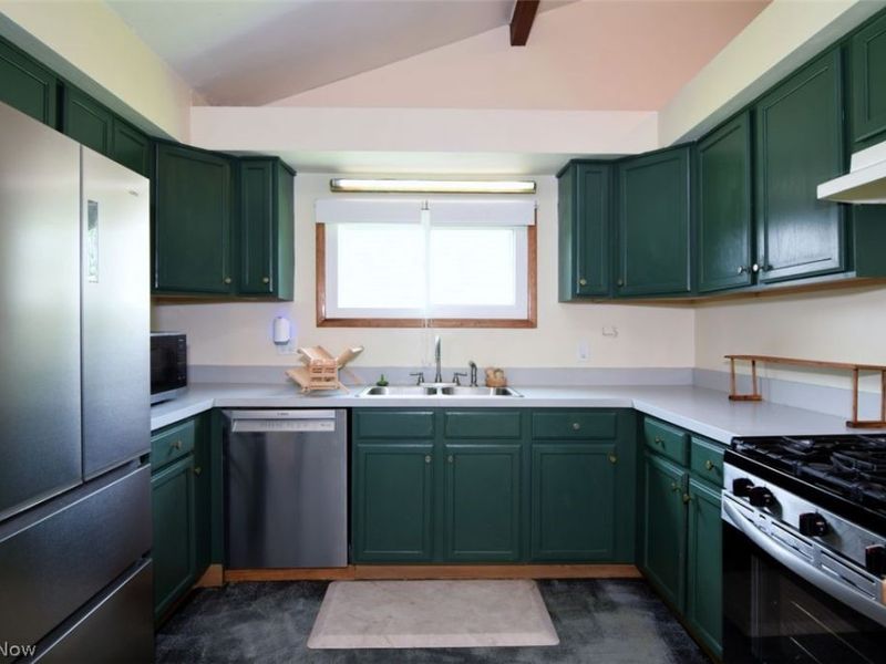 20685 Alameda Parkway, Highland Hills, OH 44128 Photo 13