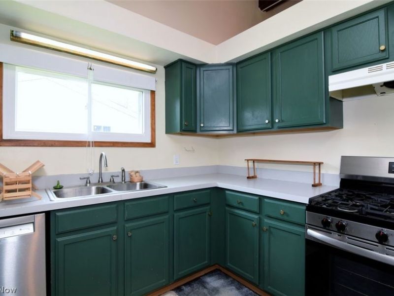 20685 Alameda Parkway, Highland Hills, OH 44128 Photo 14