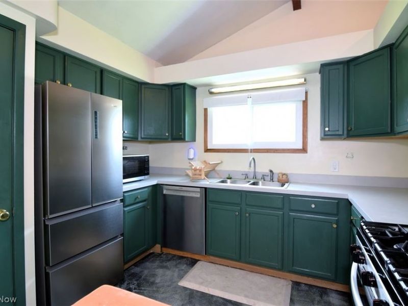 20685 Alameda Parkway, Highland Hills, OH 44128 Photo 15