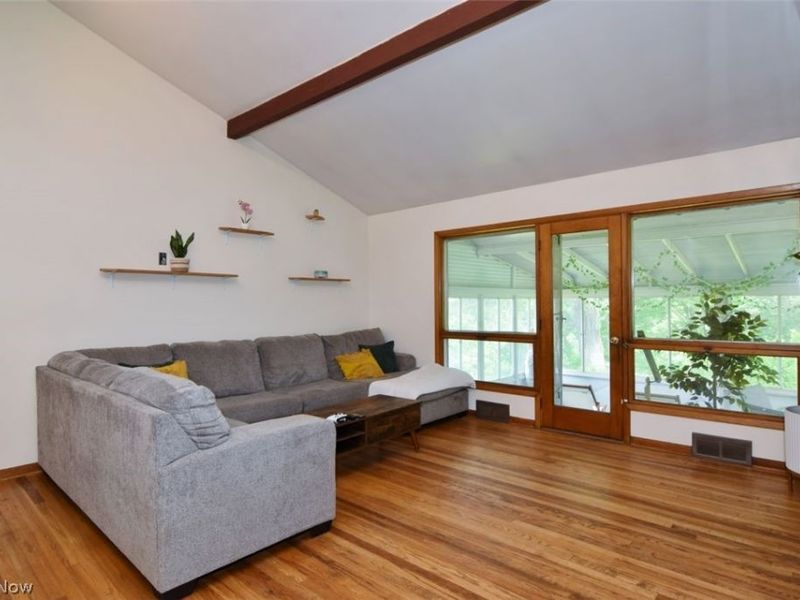 20685 Alameda Parkway, Highland Hills, OH 44128 Photo 17