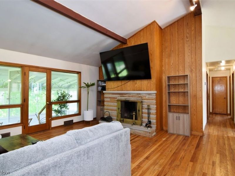 20685 Alameda Parkway, Highland Hills, OH 44128 Photo 18