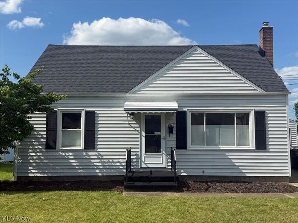 187 Helena Drive, Struthers, OH 44471