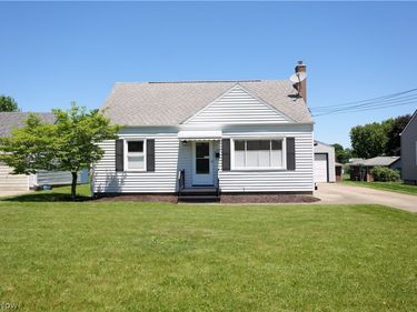 187 Helena Drive, Struthers, OH 44471