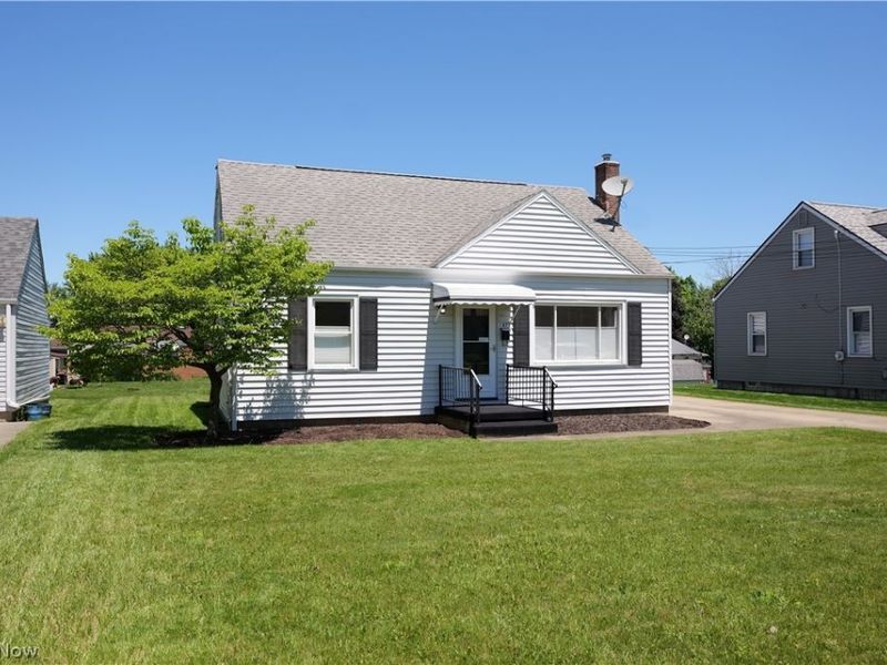 187 Helena Drive , Struthers, OH 44471 Photo 2