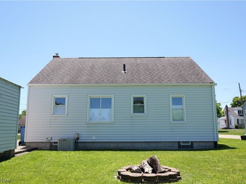 187 Helena Drive , Struthers, OH 44471 Photo 4