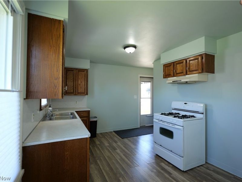 187 Helena Drive , Struthers, OH 44471 Photo 6