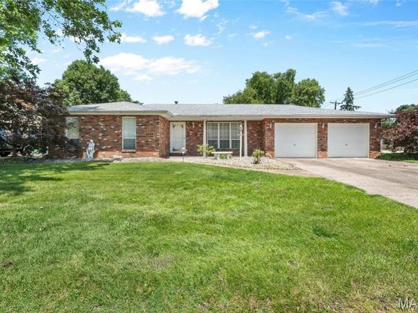 2349 Dwight Drive , Granite City, IL 62040