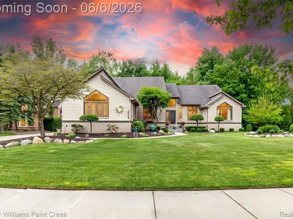 43737 Saint Julian Court, Sterling Heights, MI 48314