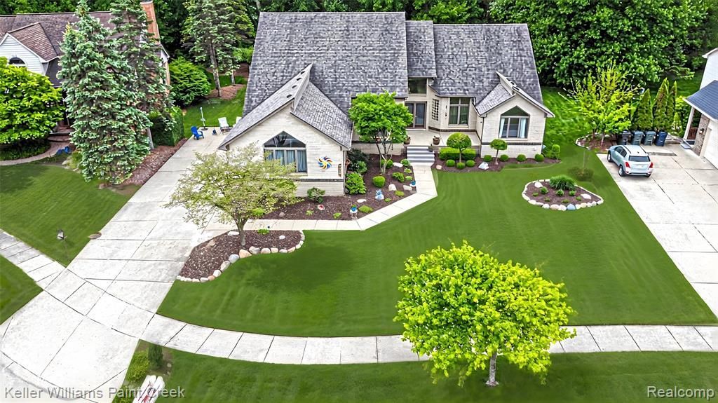 43737 Saint Julian Court, Sterling Heights, MI 48314 Main Photo