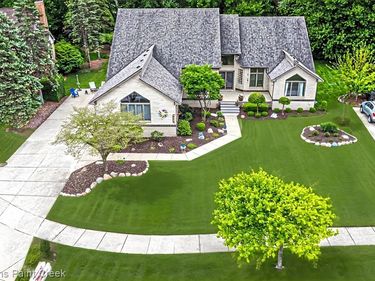 43737 Saint Julian Court, Sterling Heights, MI 48314