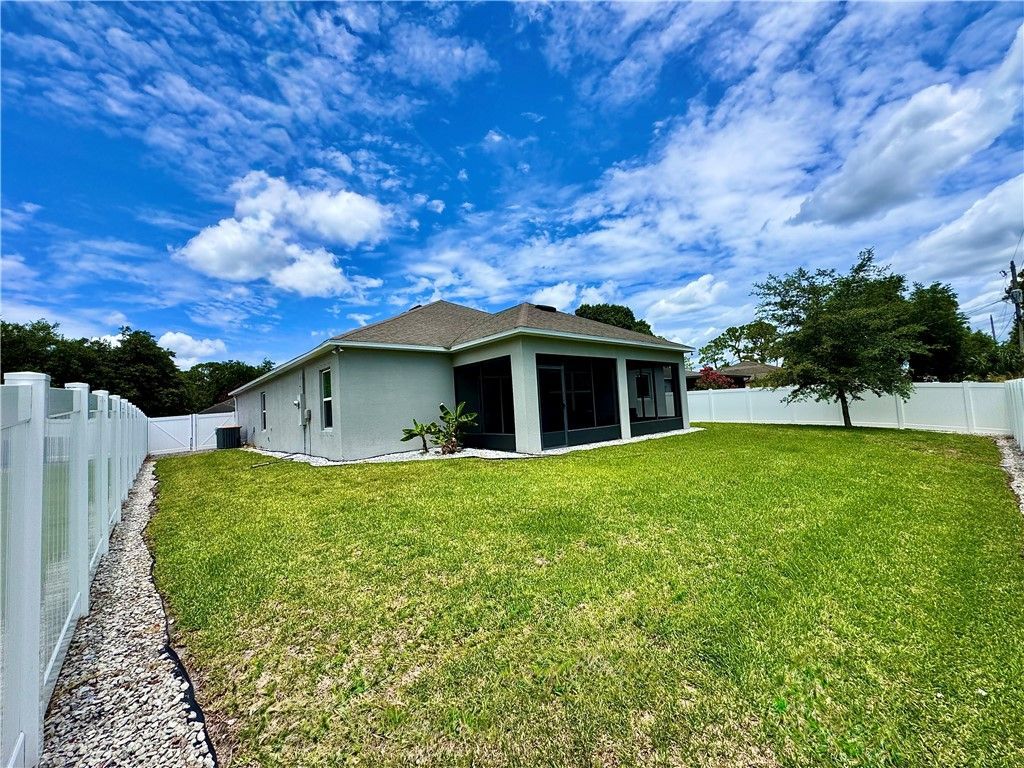8066 104th Avenue, Vero Beach, FL 32967 Photo