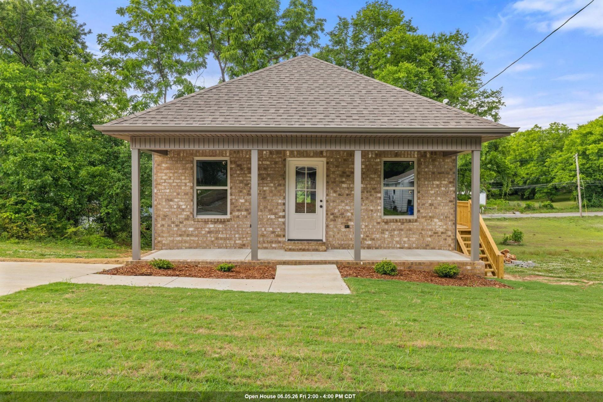 520 Tennessee St, Florence, AL 35630 Main Photo