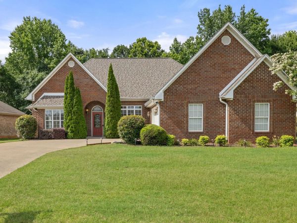 313 Sherborne Ct, Florence, AL 35633