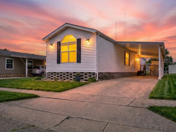 990 Jerry Lee Drive , Obetz, OH 43207