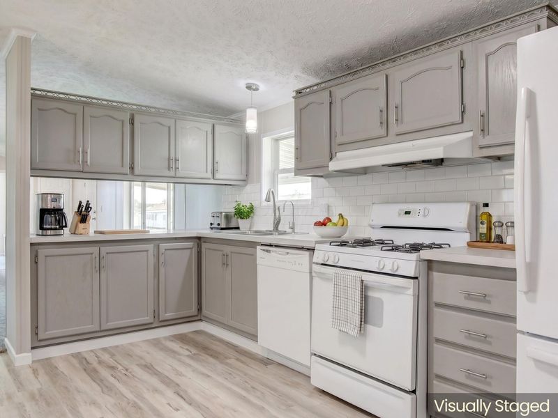 990 Jerry Lee Drive , Obetz, OH 43207 Photo 10