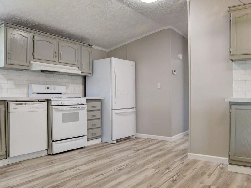 990 Jerry Lee Drive , Obetz, OH 43207 Photo 13