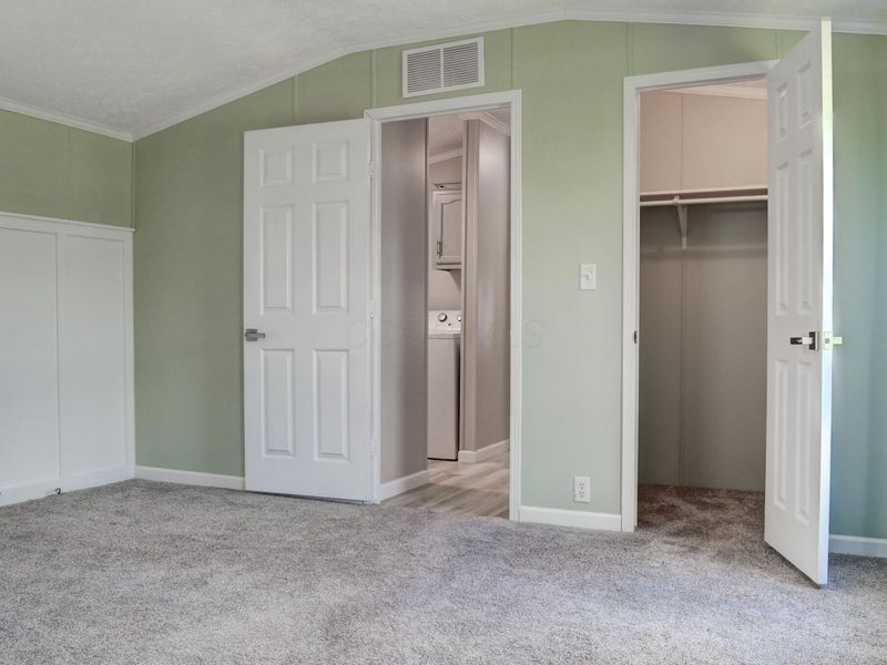 990 Jerry Lee Drive , Obetz, OH 43207 Photo 17