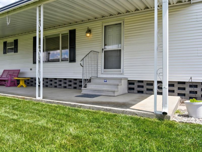 990 Jerry Lee Drive , Obetz, OH 43207 Photo 3