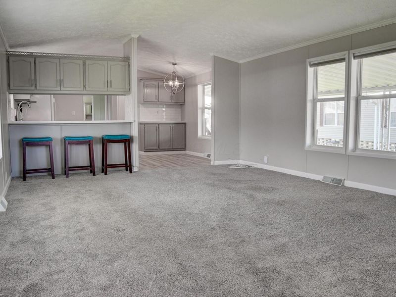 990 Jerry Lee Drive , Obetz, OH 43207 Photo 4
