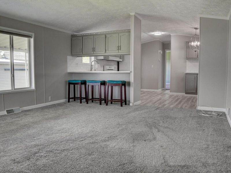 990 Jerry Lee Drive , Obetz, OH 43207 Photo 6
