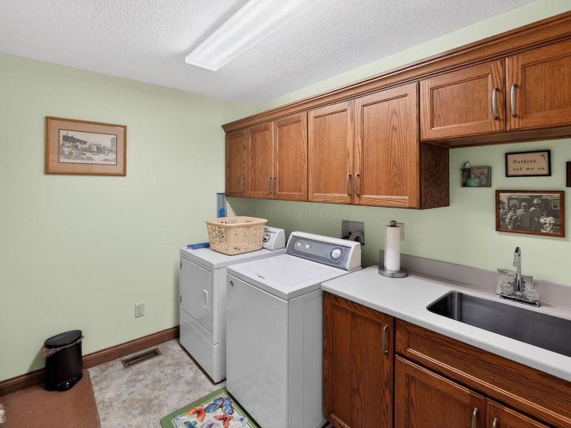 660 King Beach Drive , Howard, OH 43028 Photo 17