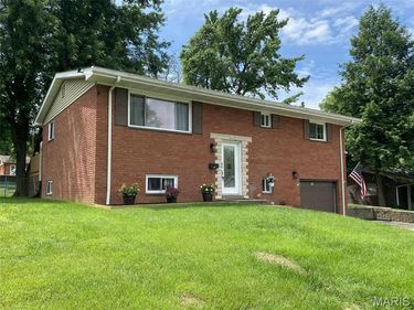22 Saint George Drive, Belleville, IL 62221