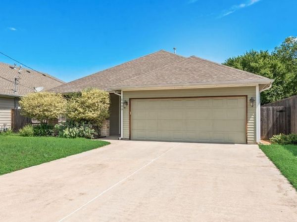 5420 Meandering Road , River Oaks, TX 76114