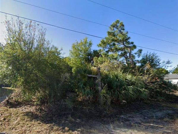 2711 28th ST W, LEHIGH ACRES, FL 33971