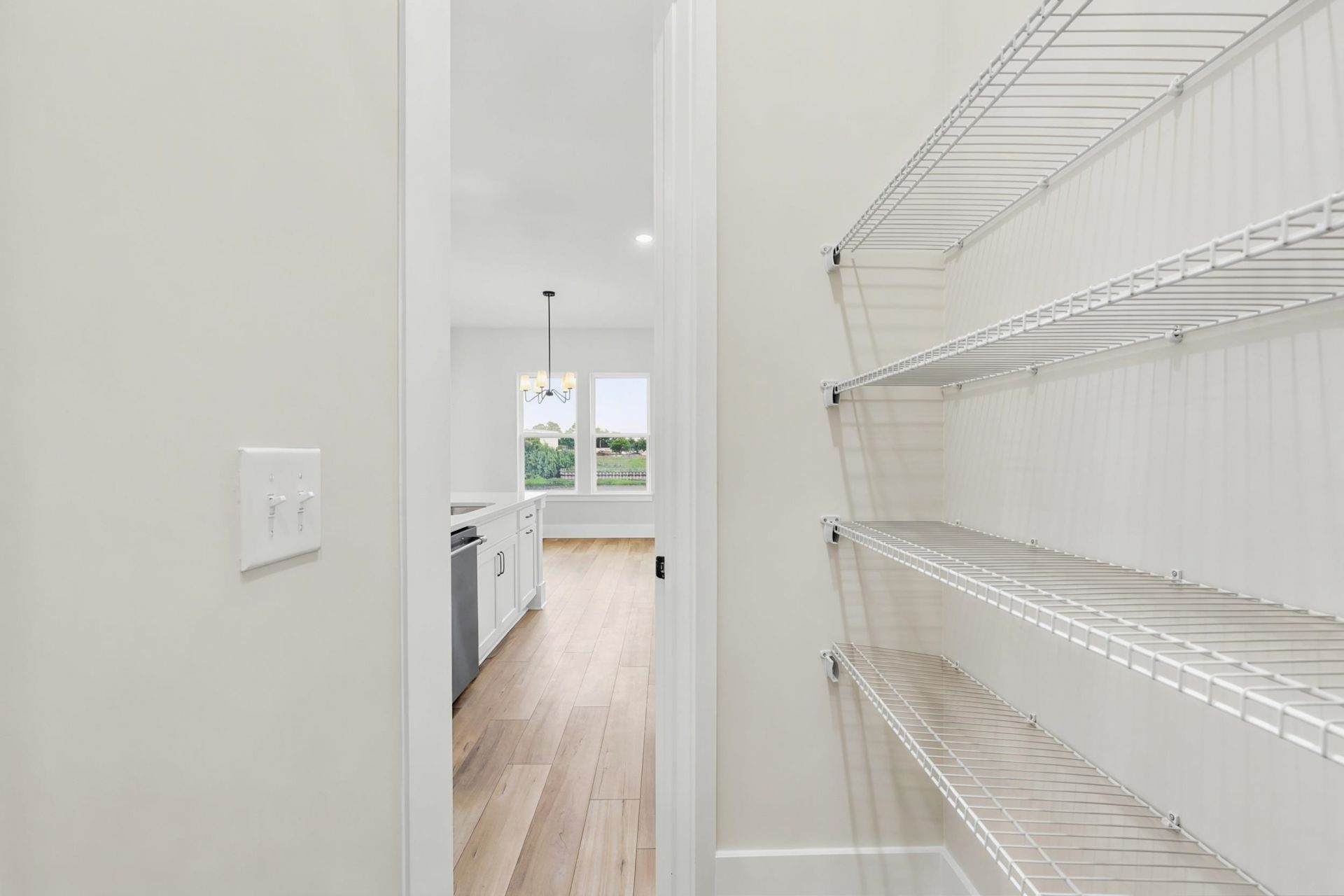 996 Triton Ave. Photo 12